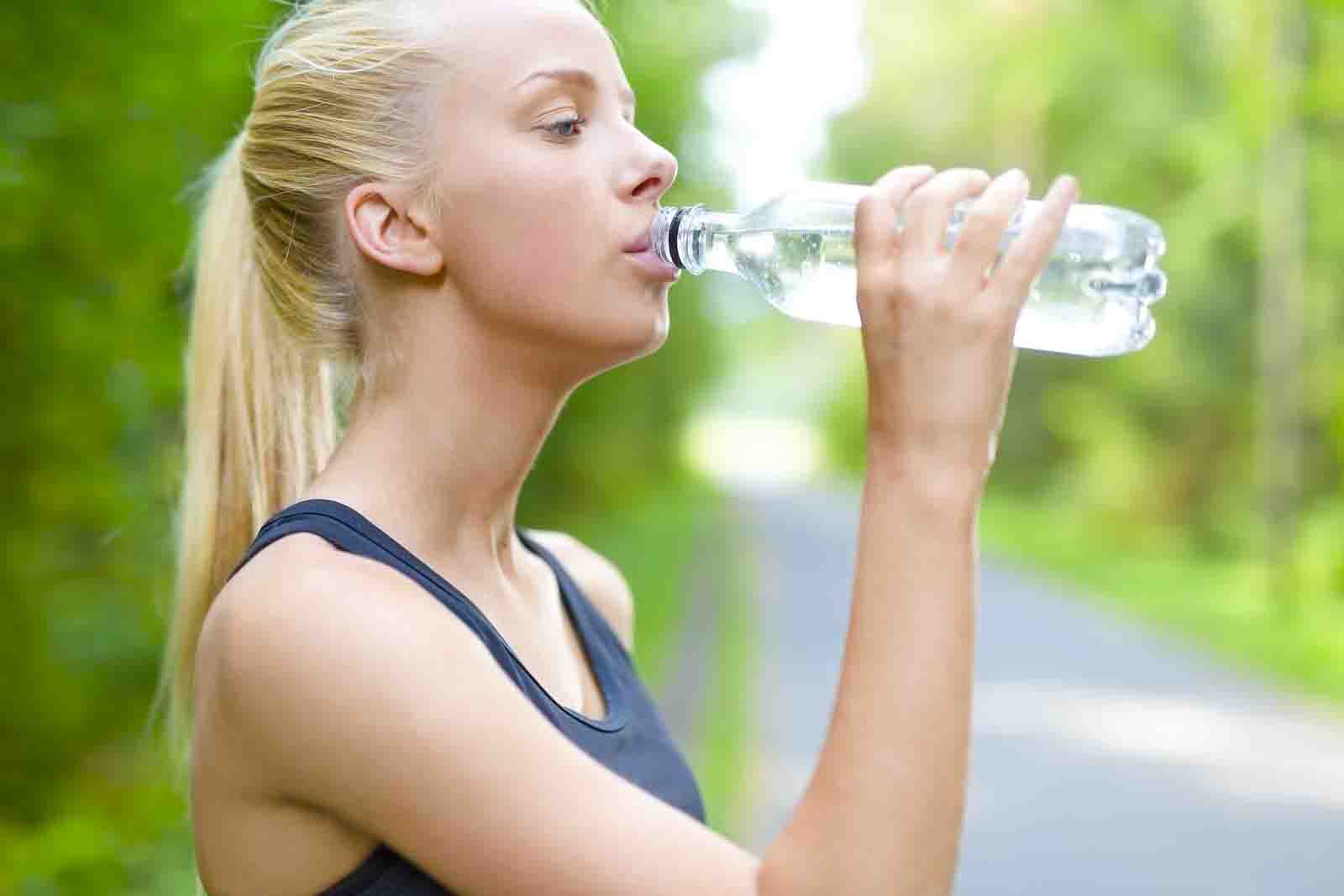 Water Health Benefits + How Much Water Should I Be Drinking for Skin Hydration